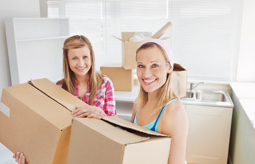 Local moving truck suitable for homes and flats in Uxbridge